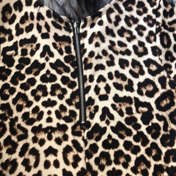 Small leopard dress with 1/4 zipper back - Picture 4 of 4